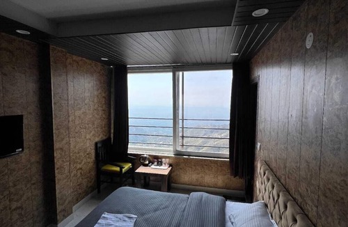 The Mall Road Resort | Hotel Mussoorie Gold Mary