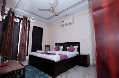 Noida Hotel | Hotel Noida Nest 105