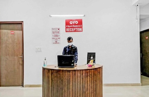 Sainik Farm Hotel | Hotel O A Square Residency 2