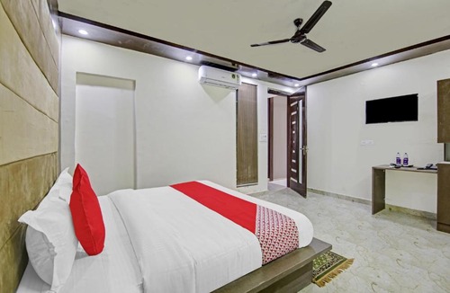 Indirapuram Hotel | Hotel O OM