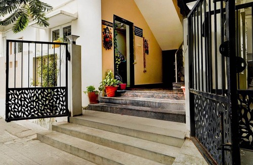 Tirupur House | Hotel O Ondipudur Bus Terminal