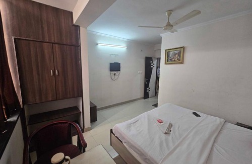 Raja Park Hotel | Hotel O Sunrise