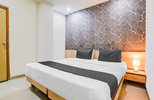Ellis Bridge Hotel | Hotel O Veejay