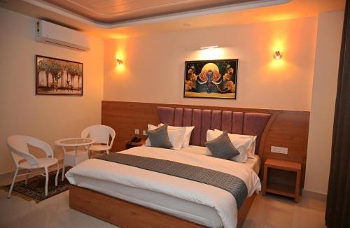 Malviya Nagar Hotel | Hotel Om Elite Stay