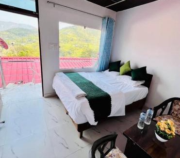 Narainkoti House | Hotel Opal Coleccion & Restaurant