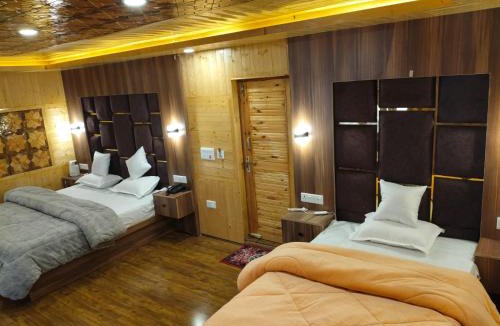 Pahalgam Hotel | Hotel Pahalgam view
