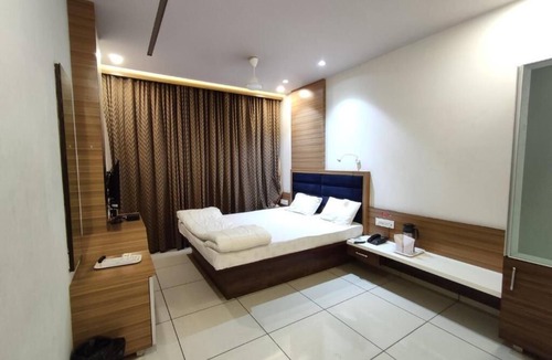 Tilakwada Hotel | Hotel Pragati