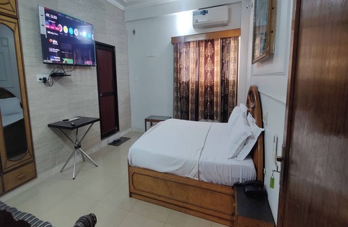 Sindhi Camp Hotel | Hotel Purohit Sindhi Camp