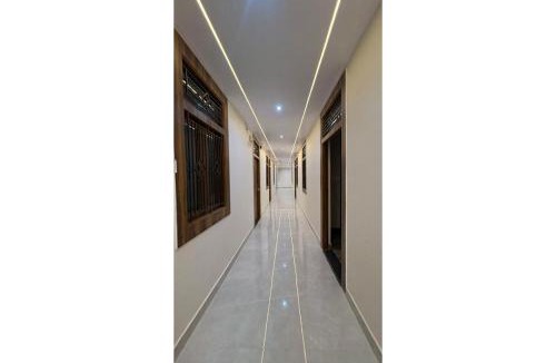 Kanpur Hotel | Hotel Raas Grand