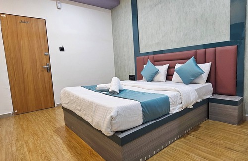Surat Hotel | Hotel Radiyesan Gold