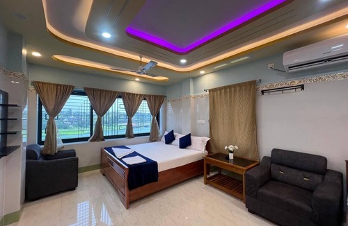 Mayapur Hotel | Hotel Raj