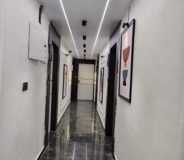 Vadodara Hotel | Hotel Red Rose