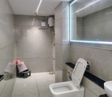 Vadodara Hotel | Hotel Red Rose