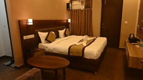 Kushinagar Hotel | Hotel Red Sapphire Kushinagar