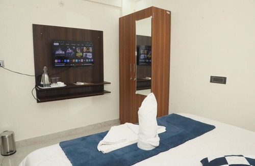 Whitefield Cabin | Hotel Rest O ITPL