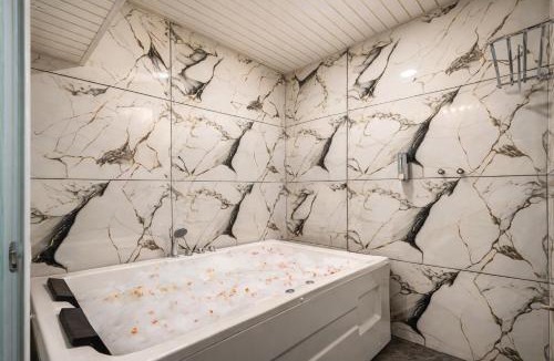 5th Block Hotel | Hotel Rism Suites Koramangala