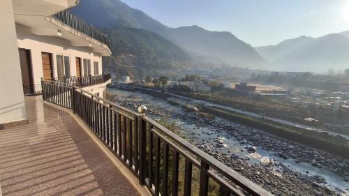 Kharsali Hotel | Hotel Riversight