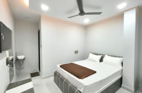 Surat District Hotel | Hotel Rudra