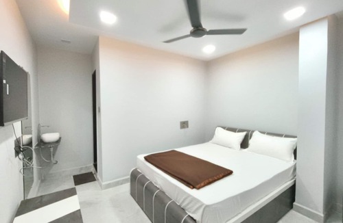 Surat District Hotel | Hotel Rudra