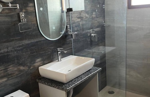 Noida Hotel | Hotel Sandal Tree Express