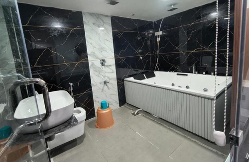 Vadodara Hotel | Hotel Satyam