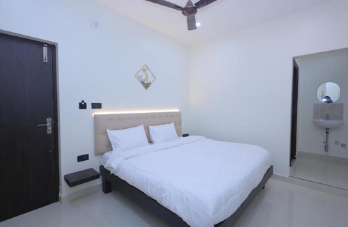Srikalahasti Hotel | Hotel SGK