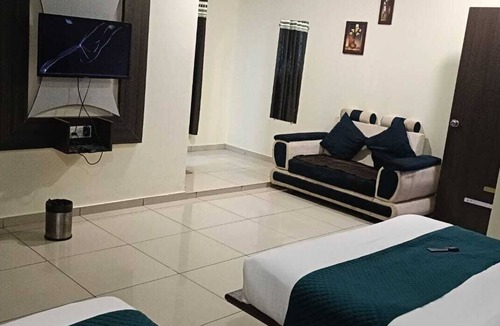 Vadodara Hotel | HOTEL SHIV RESIDENCY