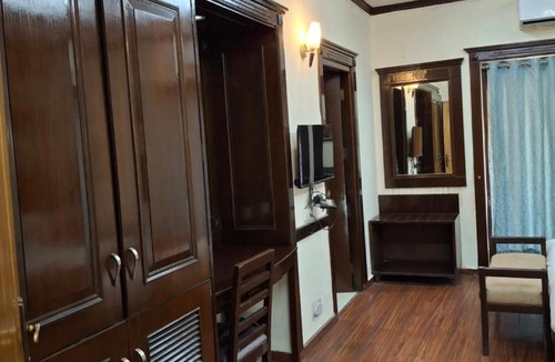 DLF Phase 3 House | Hotel Siris 18