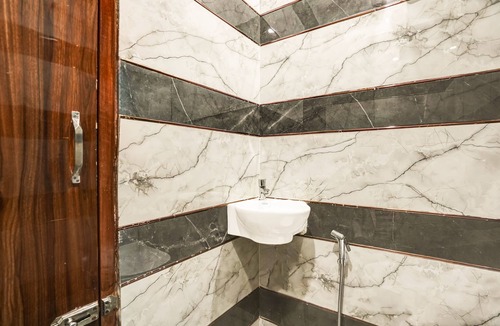 Delhi Hotel | Hotel Solaris Retreat By The Arrow