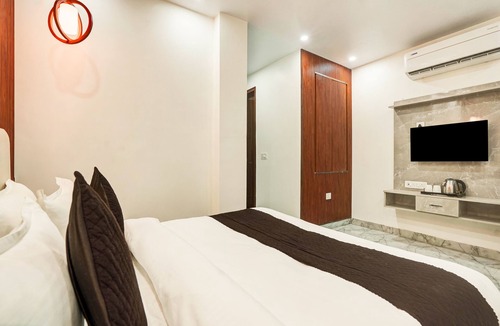 Delhi Hotel | Hotel Solaris Retreat By The Arrow