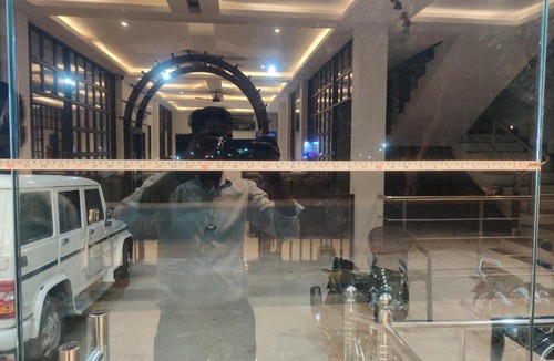 Piparia Hotel | Hotel The Ace