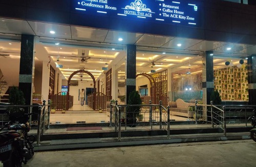 Piparia Hotel | Hotel The Ace