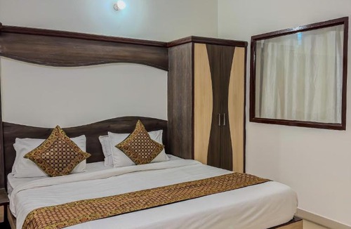 Taj Ganj Hotel | Hotel The Golden Bird