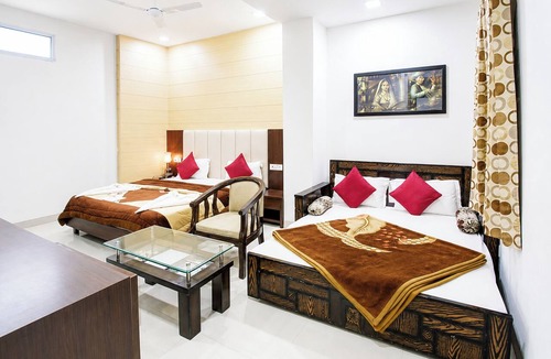 Amritsar Hotel | Hotel The Popular