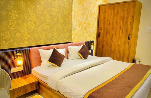 Vrindavan Hotel | Hotel Tulsi Grand Inn