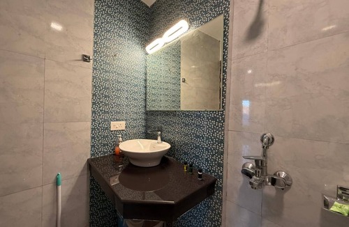Dhanaulti Hotel | Hotel Valley View
