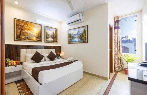 Sector 27 Hotel | Hotel Warm Welcome Inn