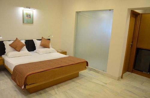 Sayajiganj Hotel | Hotel Yuvraj