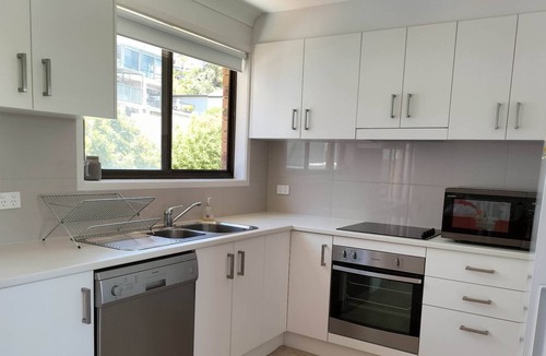 Corlette House | House, easy walk to the beach