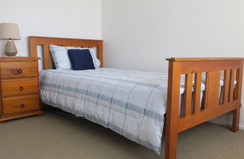 Corlette House | House, easy walk to the beach