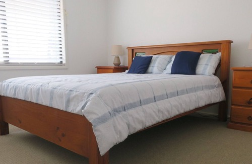 Corlette House | House, easy walk to the beach