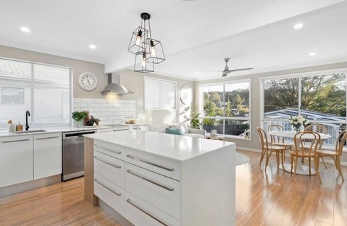 Killarney Vale House | House with Granny Flat & Pool