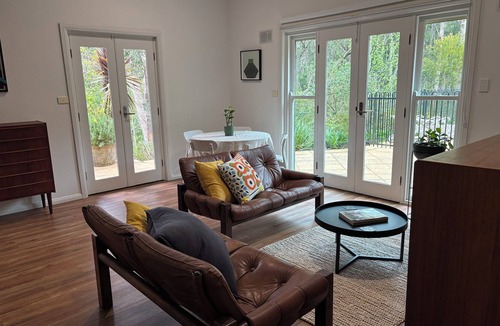 Ashton Cottage | Huckleberry Adelaide Hills - midcentury magic in a peaceful bush setting