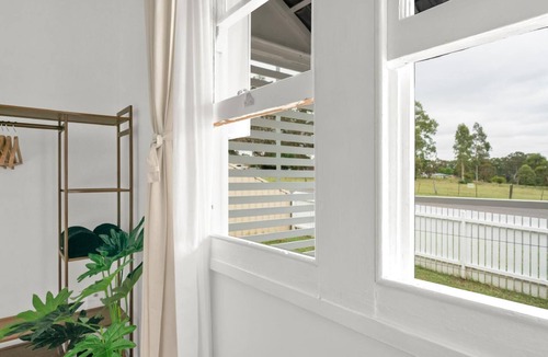 Aberdare House | Hunter Valley Cottage · Hot Tub · Fireplace · Pet Friendly