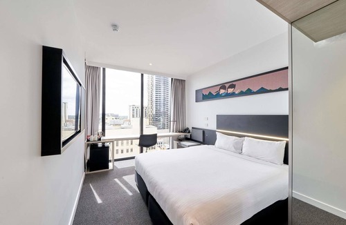Adelaide Central Business District Hotel | ibis Adelaide