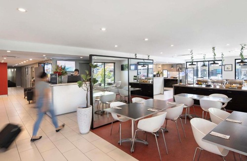 Newcastle West Hotel | ibis Newcastle