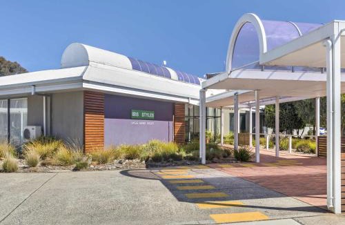 Sutton Hotel | ibis Styles Canberra Eagle Hawk