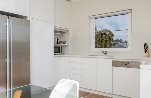 Dee Why Apartment | Idyllic 4-Bed Home With Alfresco Area Near Beach