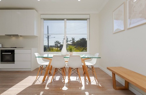 Dee Why Apartment | Idyllic 4-Bed Home With Alfresco Area Near Beach