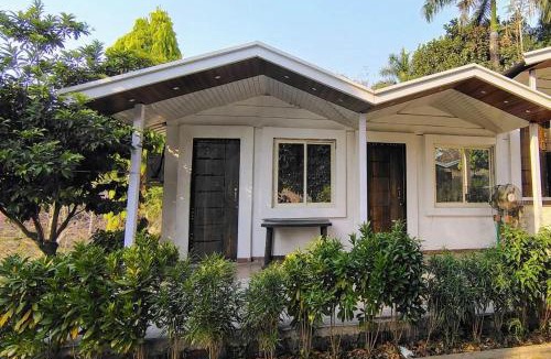 Karjat House | II ROYAL STAYS II NATURE NEST VILLA II SWIMMING POOL II Ac II